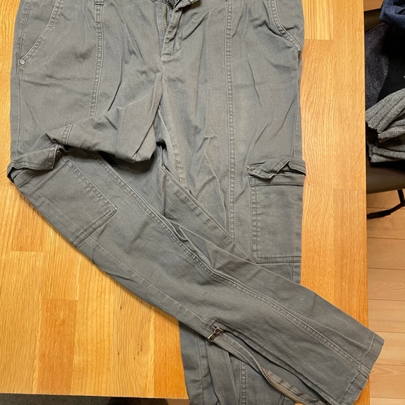 Kenneth Cole cargo pants - Picture 3 of 3